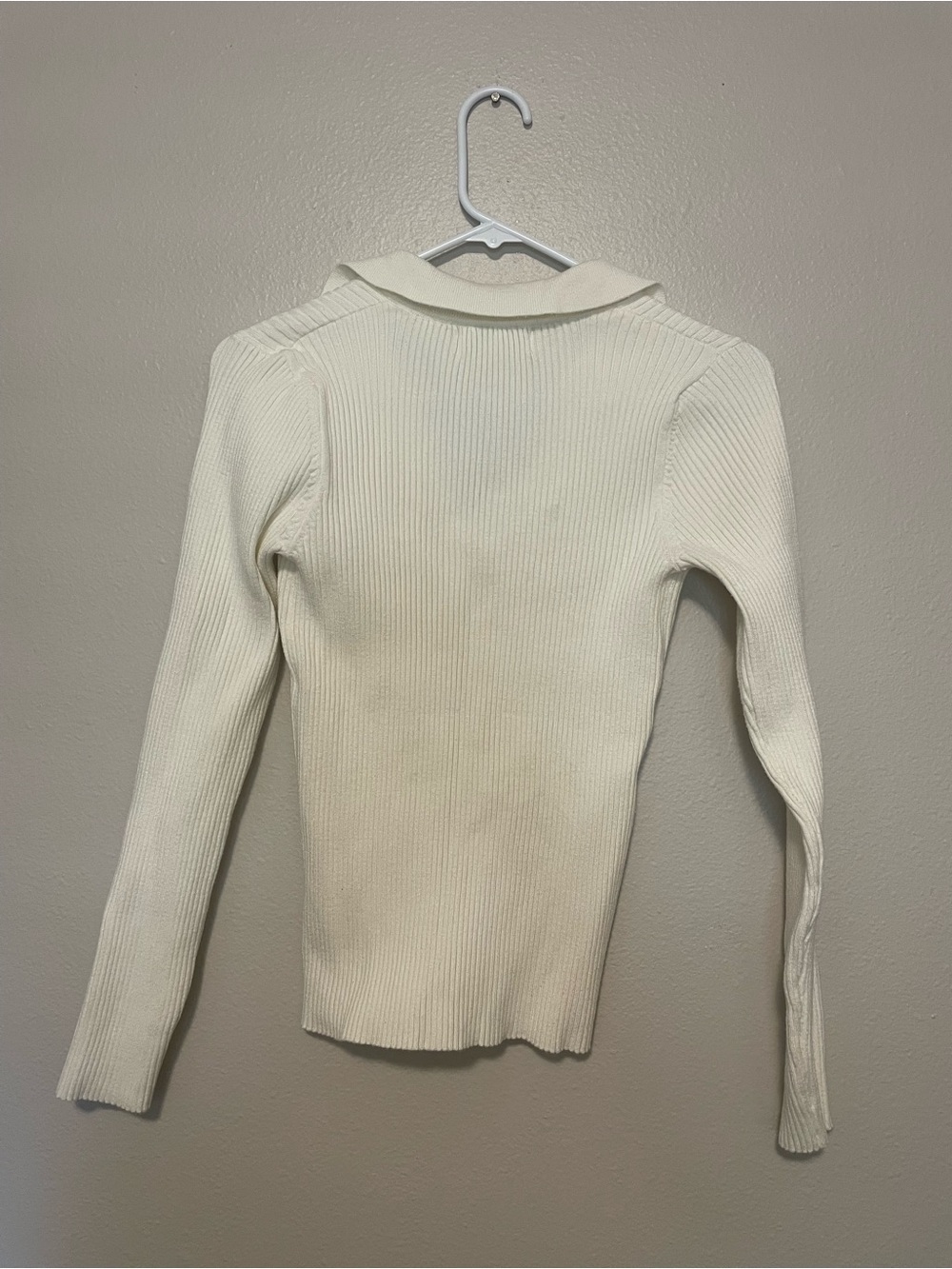RIHOAS Cream Ribbed V-Neck Collared Sweater - Picture 4 of 4
